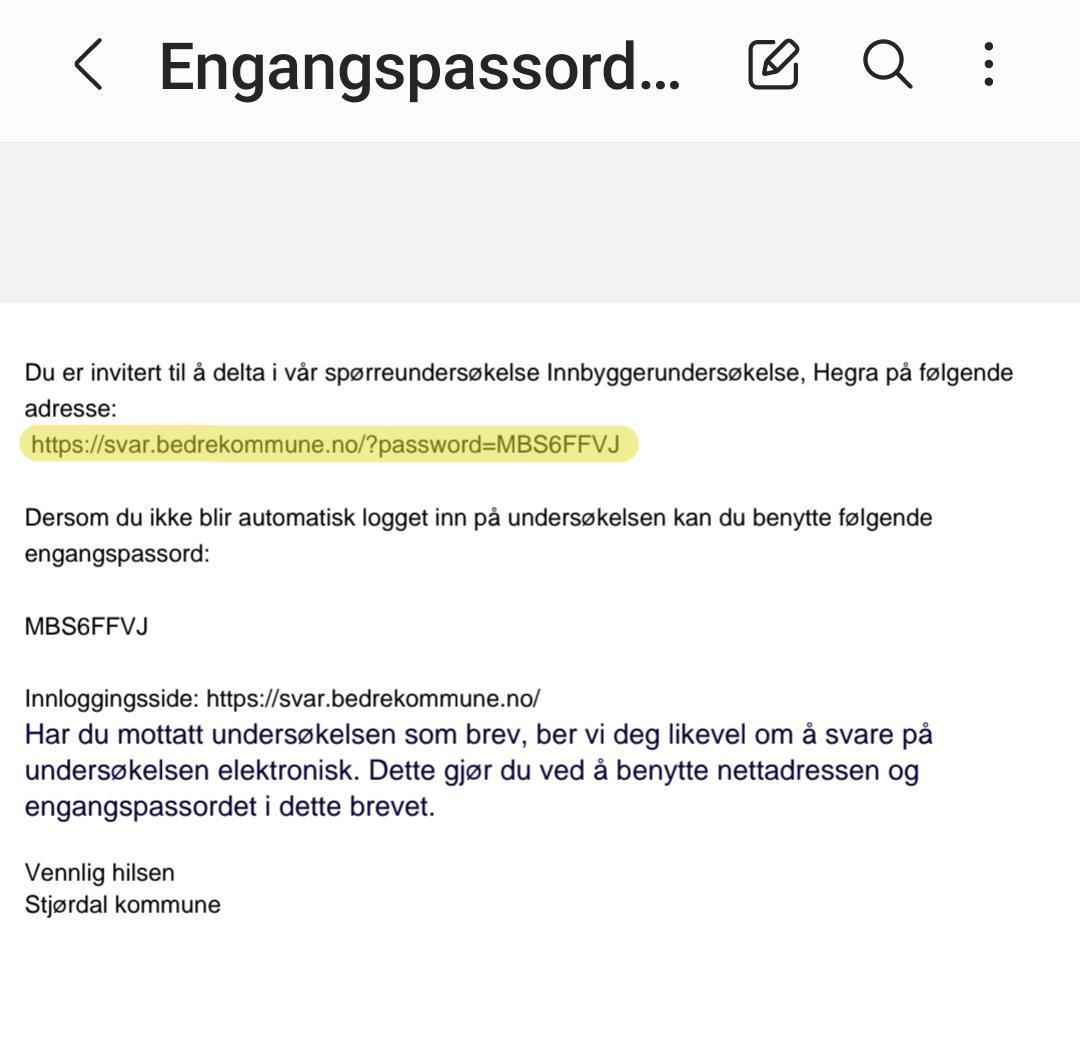Selve brevet fra Stjørdal kommune med teksten "Du er invitert til å delta i vår spørreundersøkelse Innbyggerundersøkelse, så kommer det en lengre lenke man skal klikke på. Under kommer det tekst om hva du gjør hvis lenken ikke fungerer. "Dersom du ikke blir automatisk logget inn på undersøkelsen kan du benytte følgene engangspassord." Så kommer et unikt generet passord samt en ny internet lenke man skal bruke. - Klikk for stort bilde